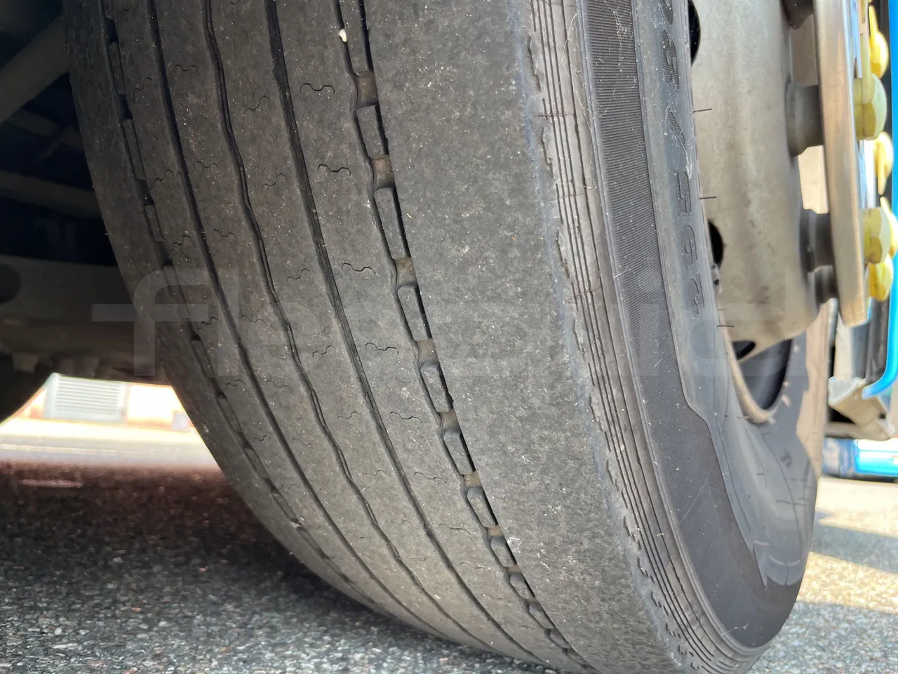 Iveco Crossway - First Axle Right Side: Tyre Tread