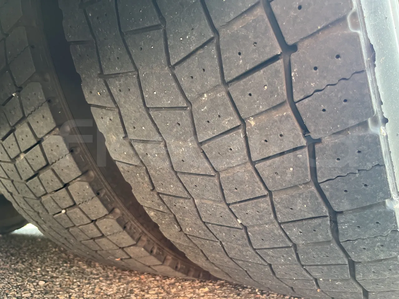 Iveco Crossway - Second Axle Left Side: Tyre Tread