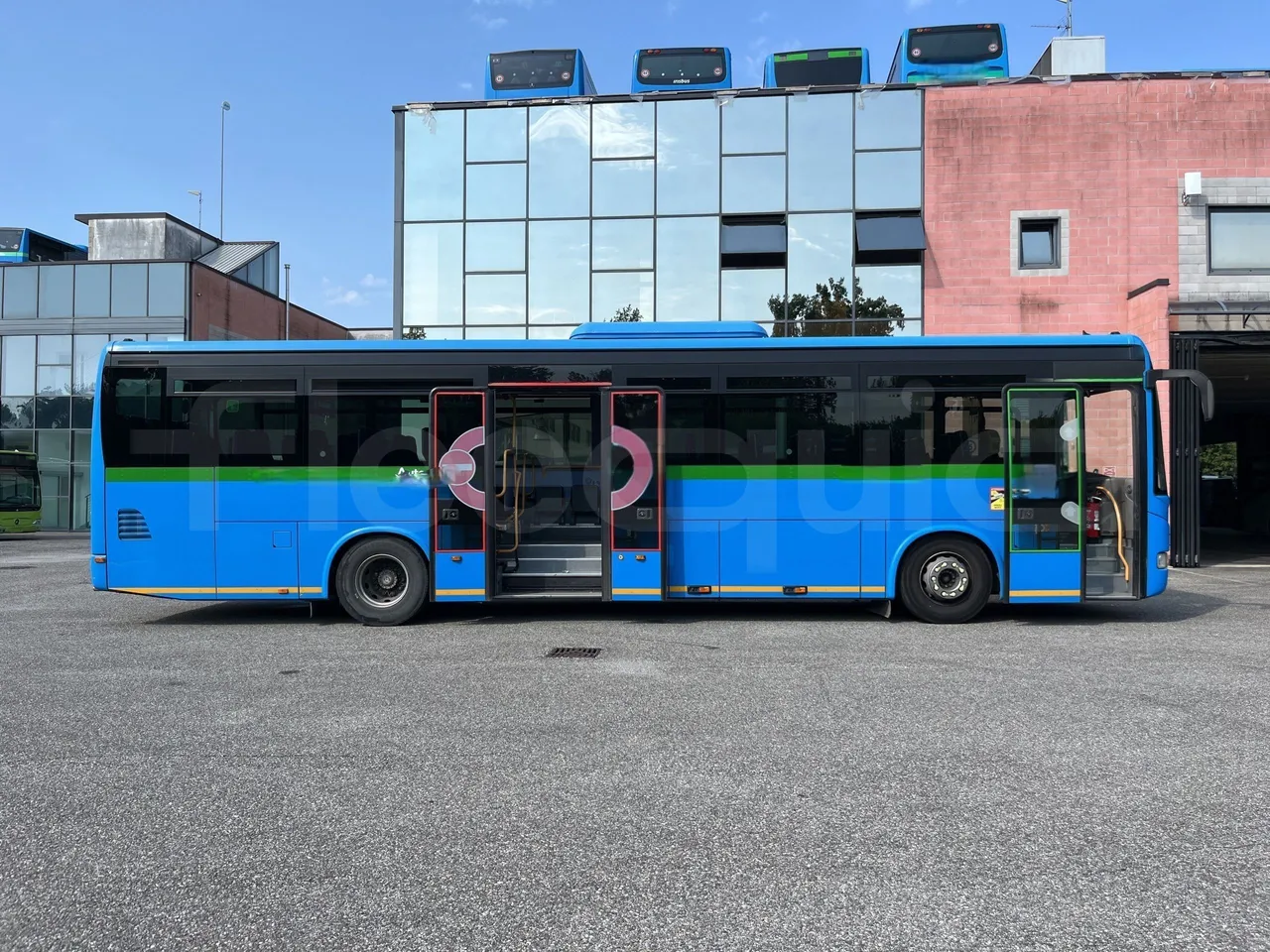 Iveco Crossway - Right Side Doors Open