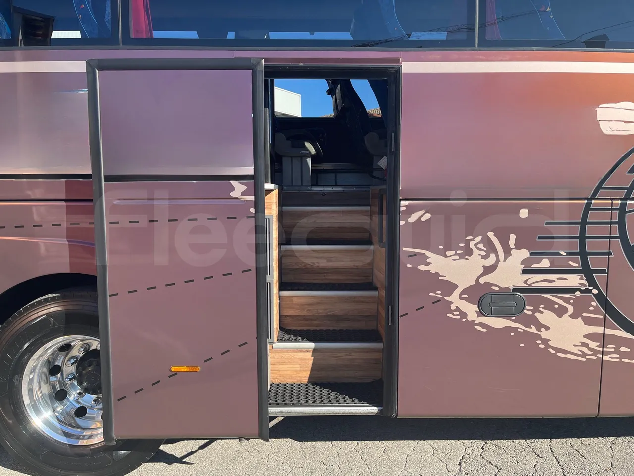 Barbi Maestro HD - Euro5 - 224kW - 10.20mt - front door 2 open