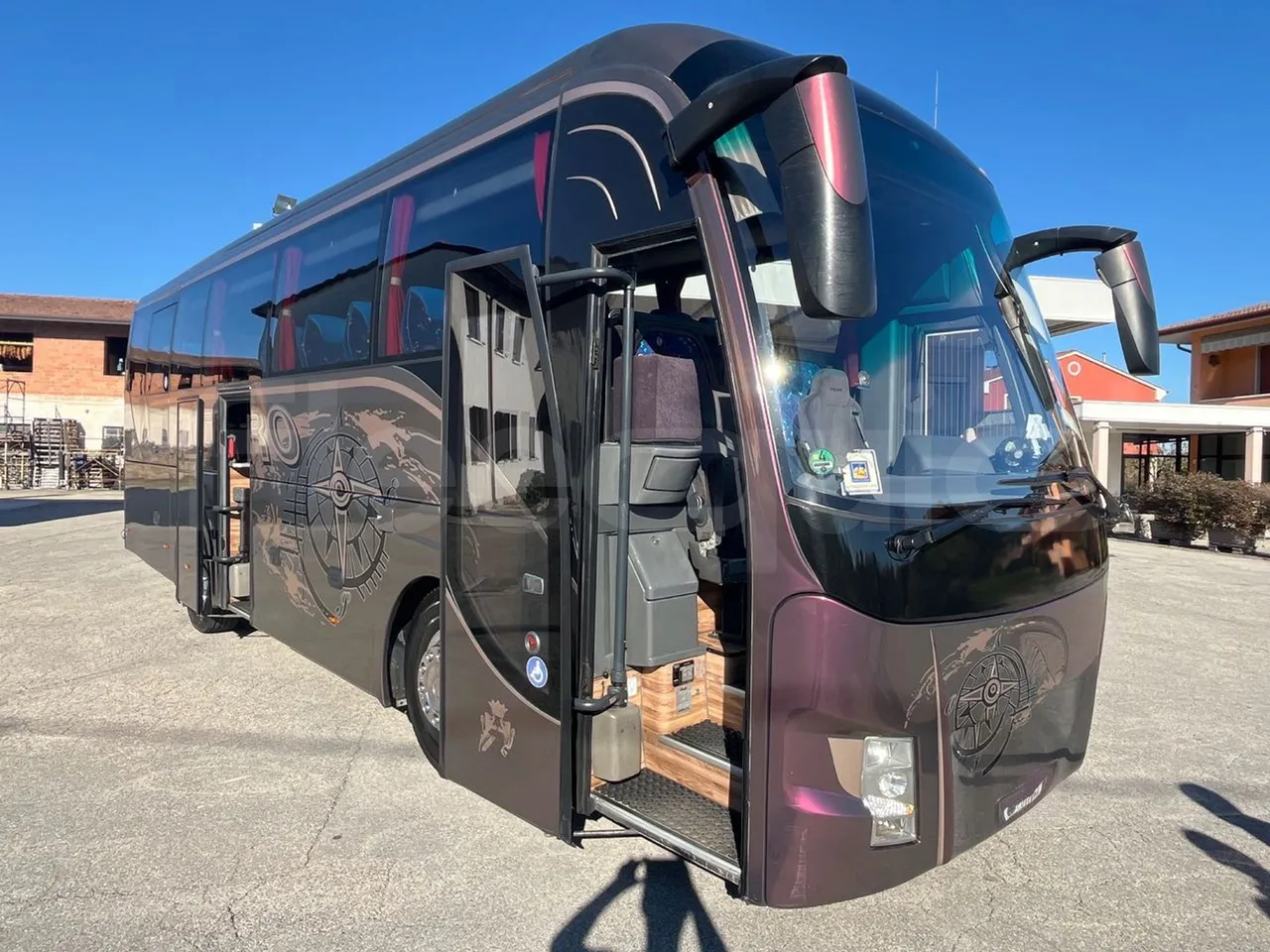 Barbi Maestro HD - Euro5 - 224kW - 10.20mt - 3/4 right front doors open