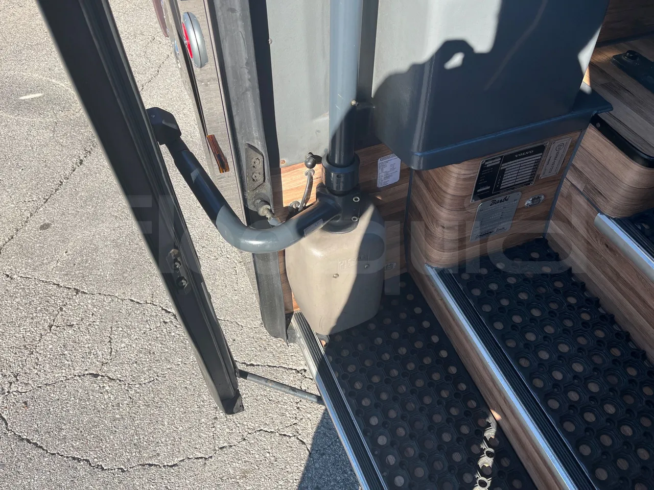 Barbi Maestro HD - Euro5 - 224kW - 10.20mt - door mechanism photo