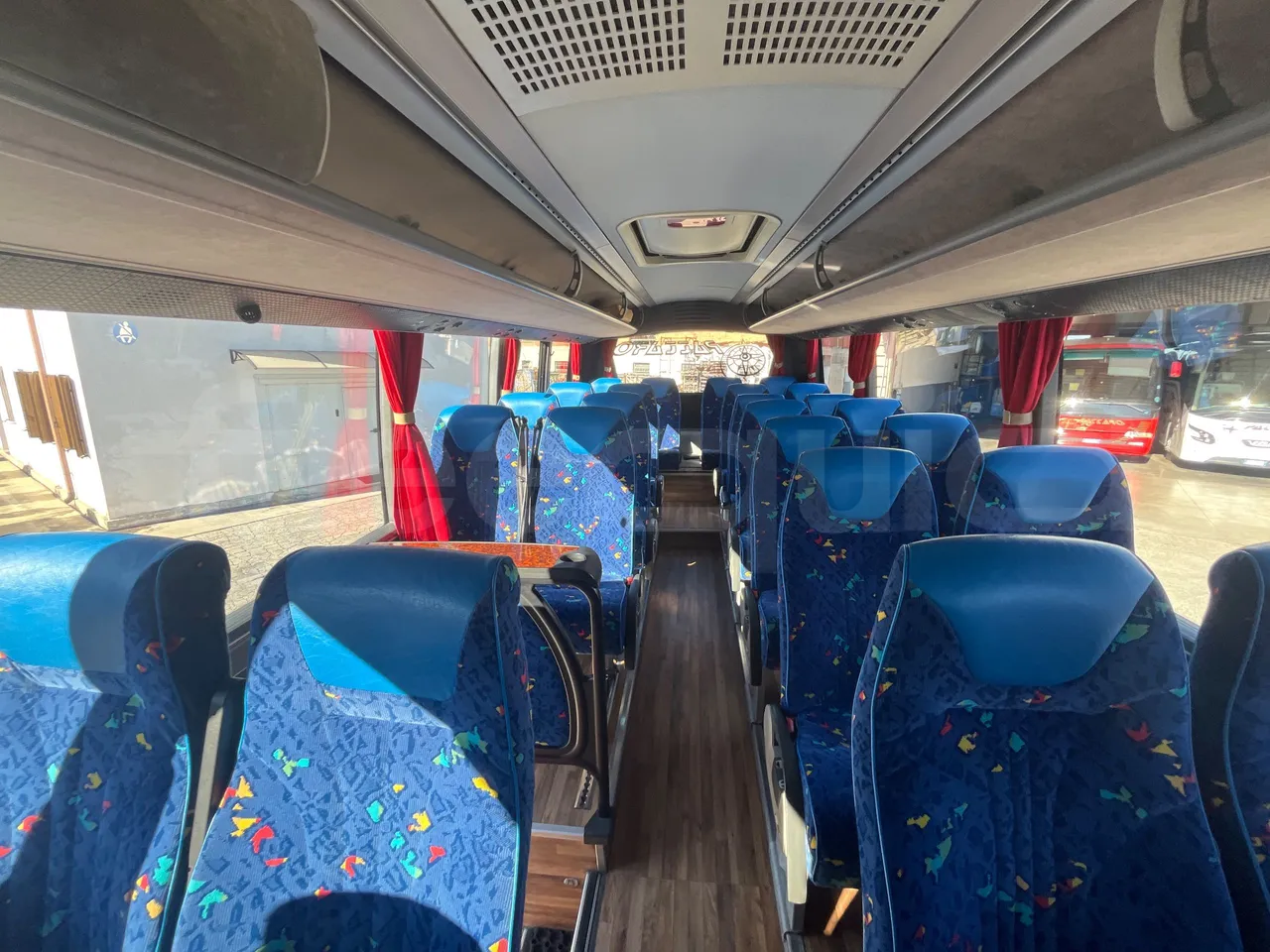 Barbi Maestro HD - Euro5 - 224kW - 10.20mt - reverse view middle aisle