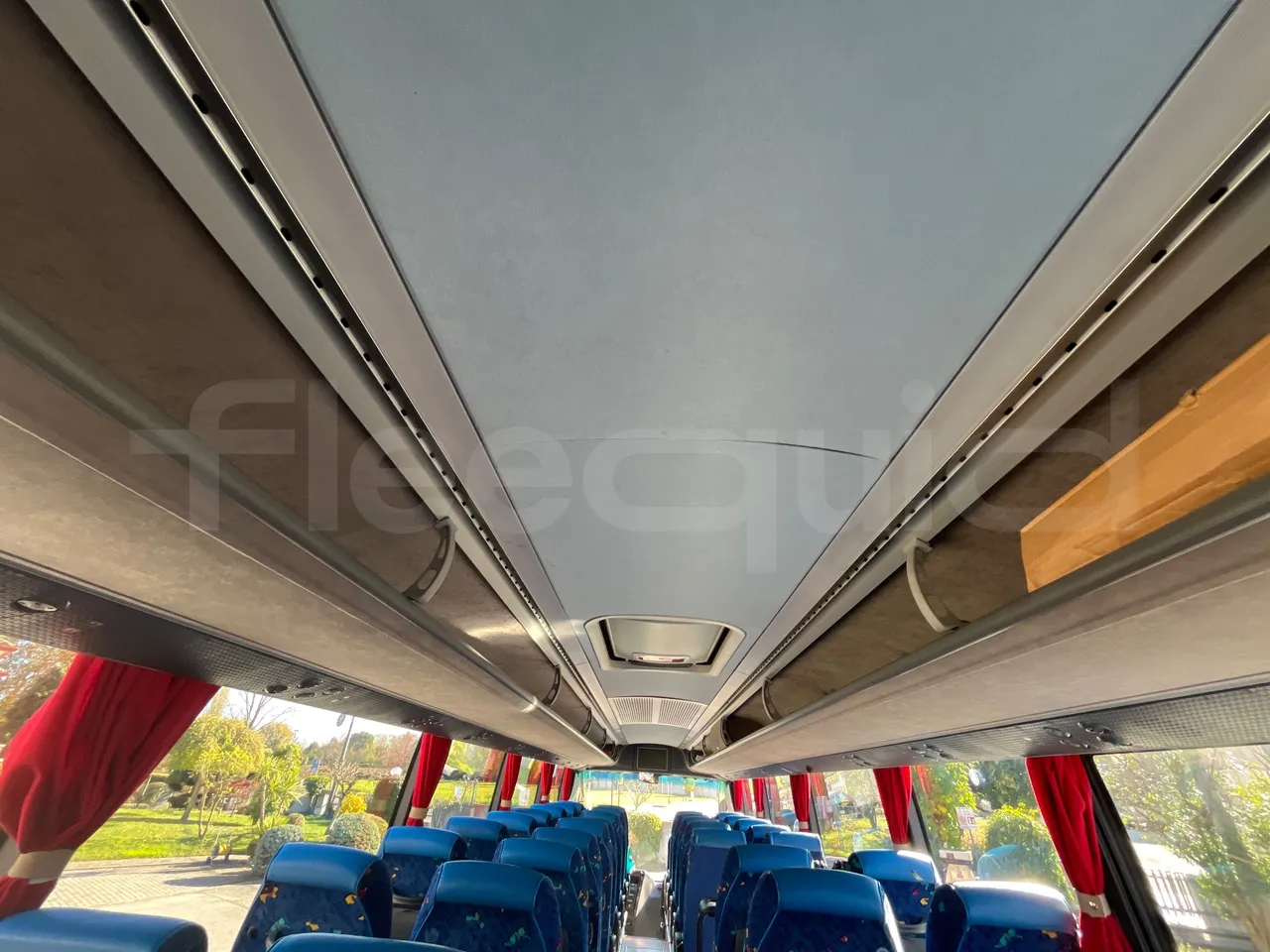 Barbi Maestro HD - Euro5 - 224kW - 10.20mt - overhead compartments photo