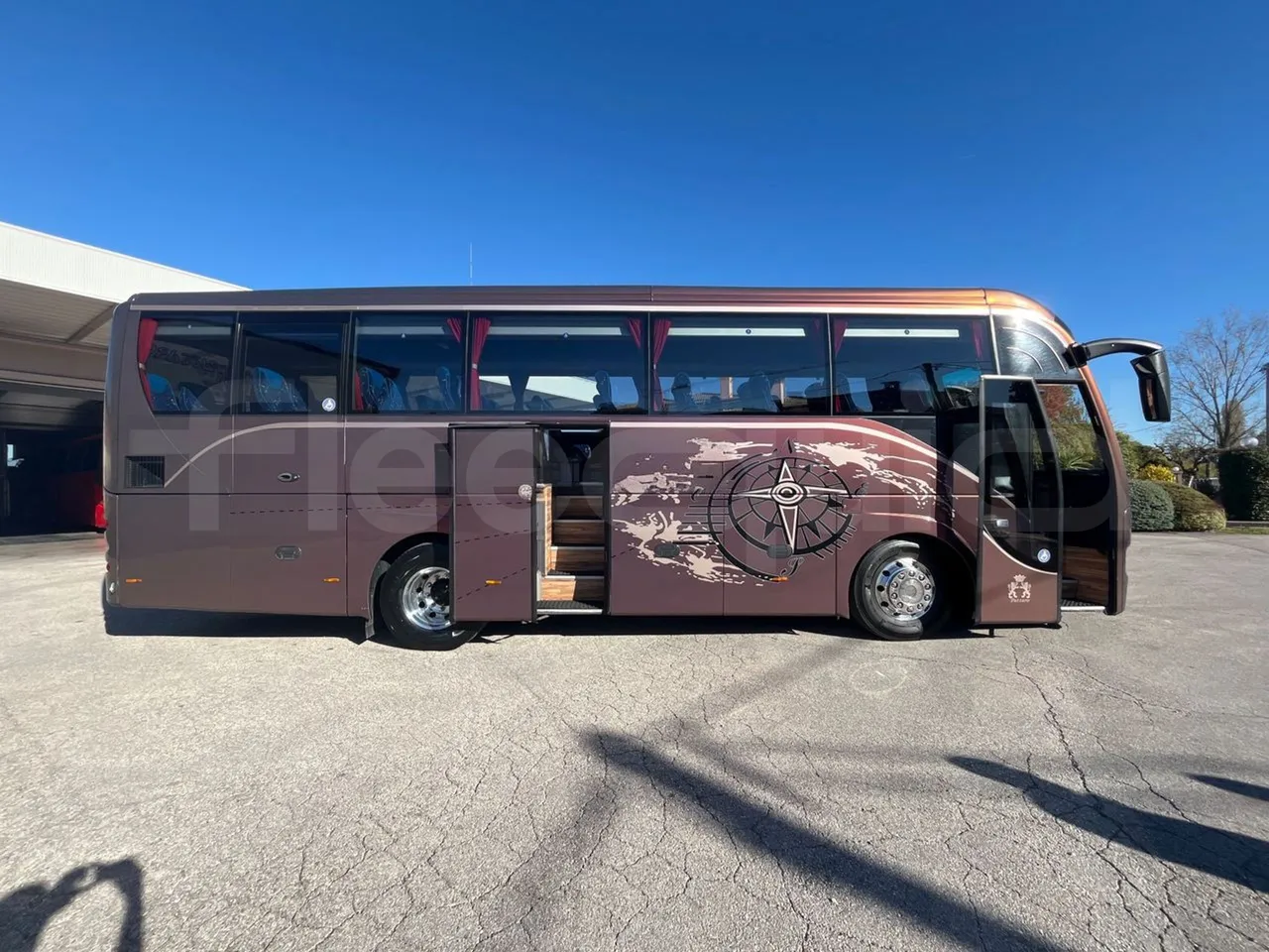 Barbi Maestro HD - Euro5 - 224kW - 10.20mt - right side doors open