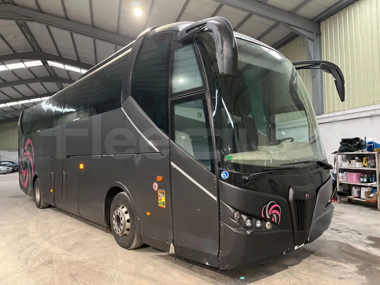 Volvo B12B 4X2 DH12E420 - Euro 4 - 309 kW - 12.200 mt - 3/4 front right doors