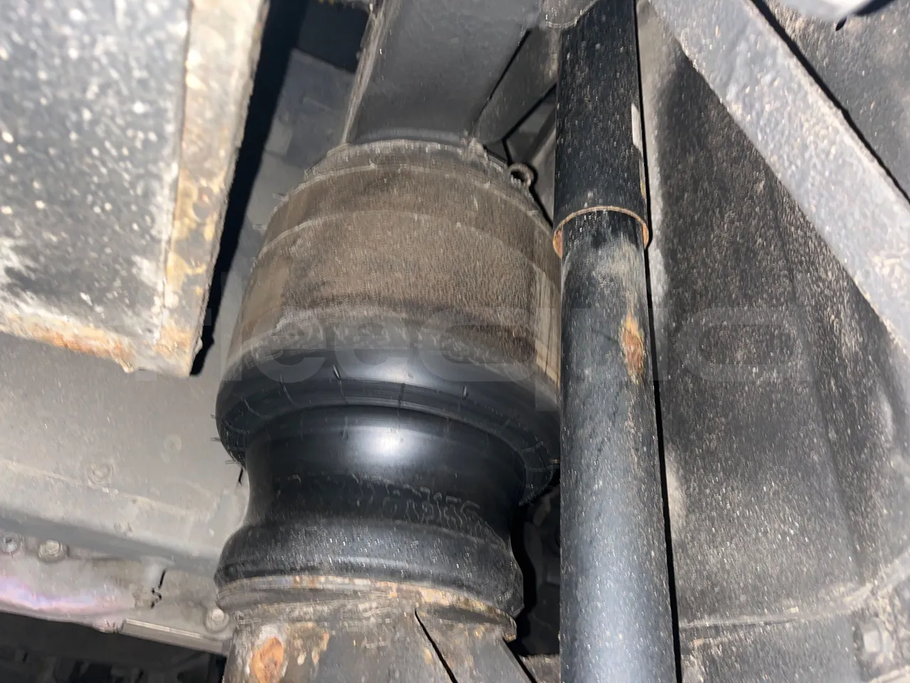 Volvo B12B 4X2 DH12E420 - Euro 4 - 309 kW - 12.200 mt - axel 2 air springs 1 right