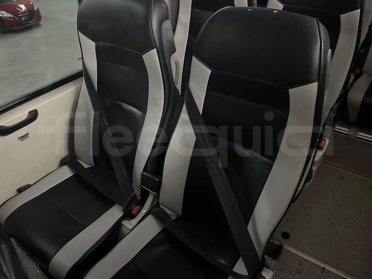 Volvo B12B 4X2 DH12E420 - Euro 4 - 309 kW - 12.200 mt - central seat safety belt