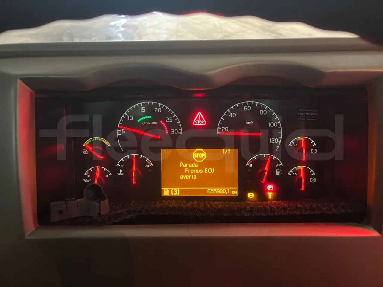 Volvo B12B 4X2 DH12E420 - Euro 4 - 309 kW - 12.200 mt - dashboard lights on