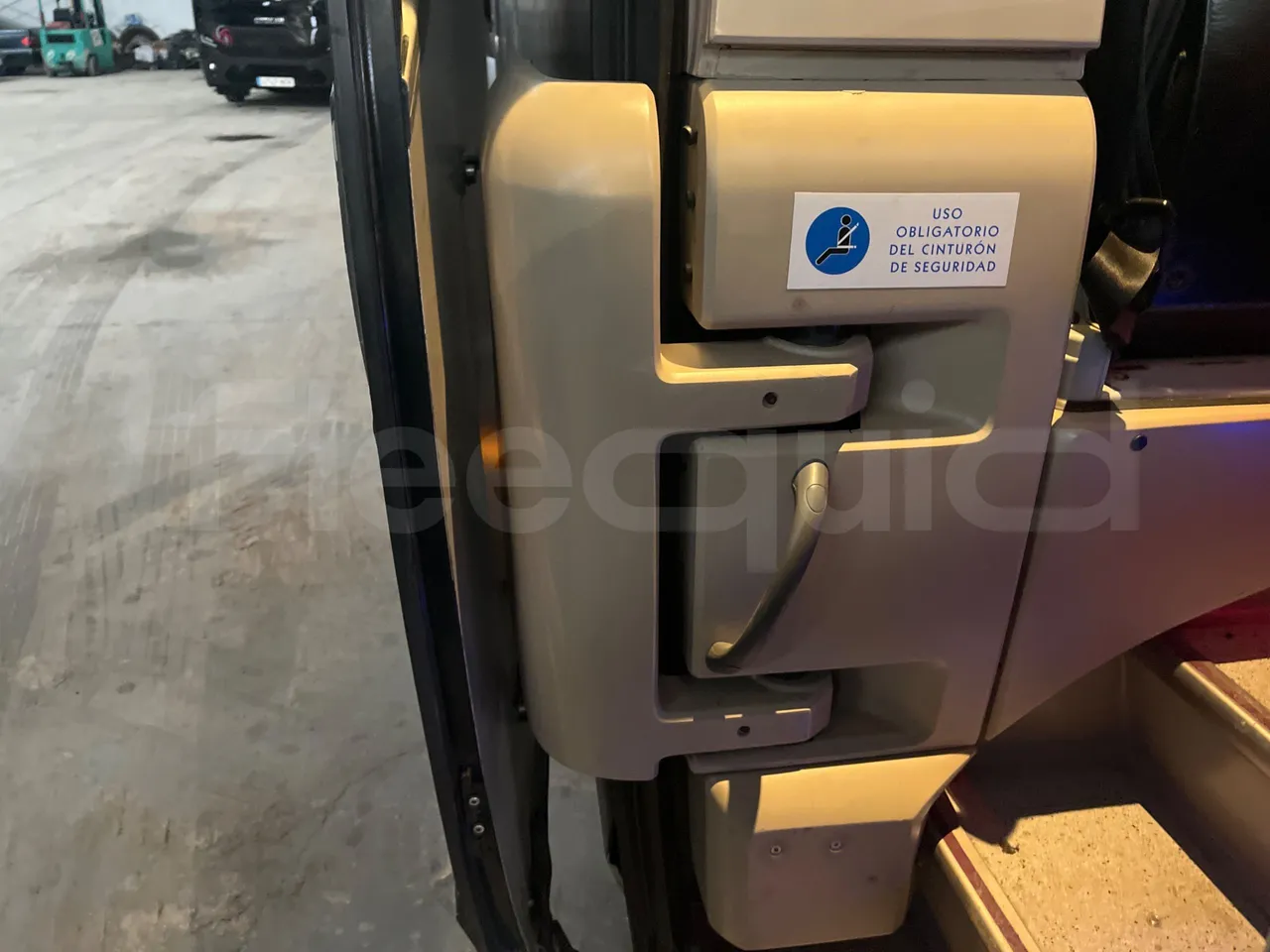 Volvo B12B 4X2 DH12E420 - Euro 4 - 309 kW - 12.200 mt - door mechanism photo