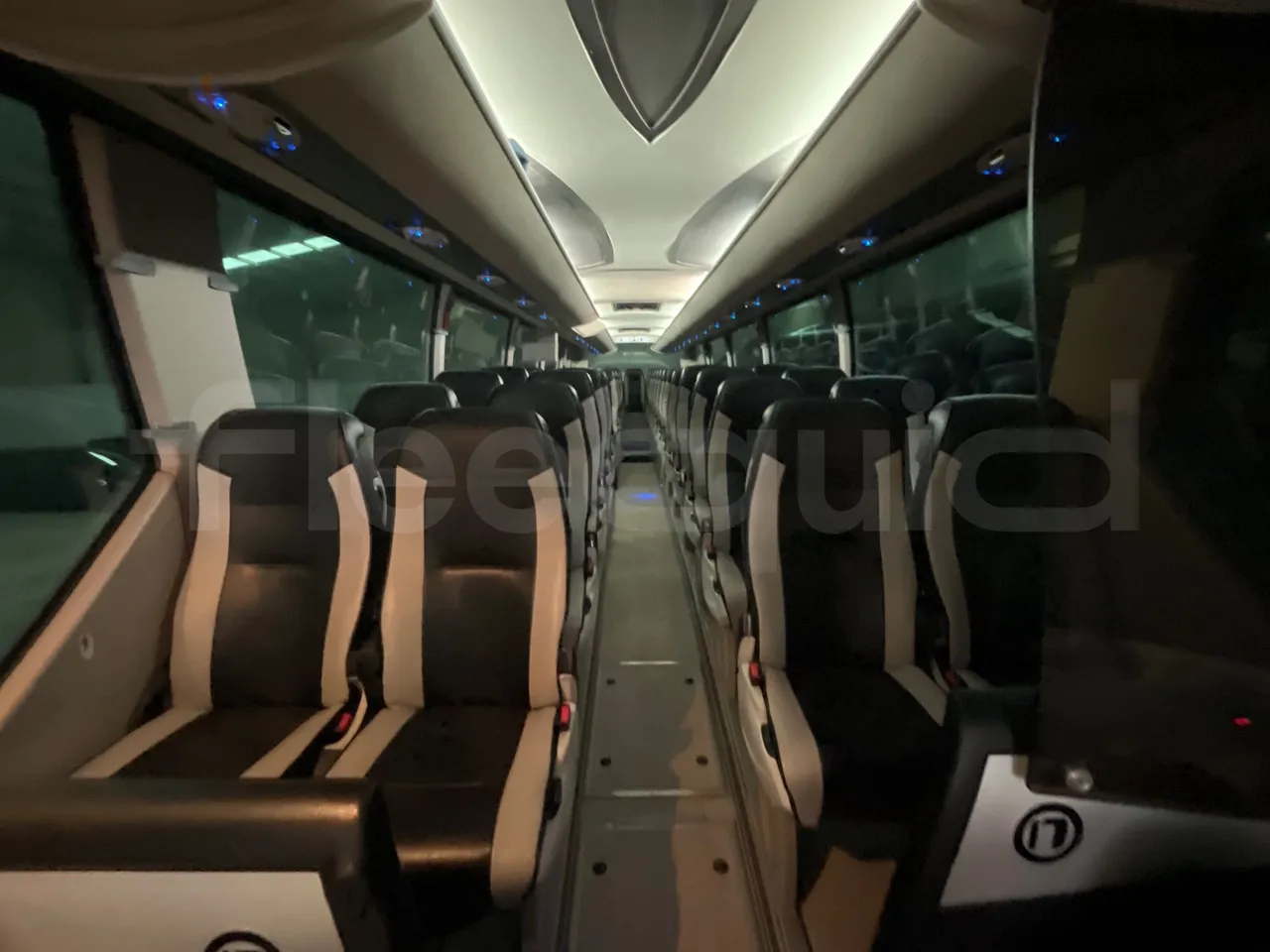 Volvo B12B 4X2 DH12E420 - Euro 4 - 309 kW - 12.200 mt - interior reverse seats driver height