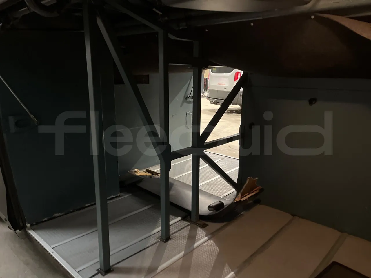 Volvo B12B 4X2 DH12E420 - Euro 4 - 309 kW - 12.200 mt - internal frame rust check