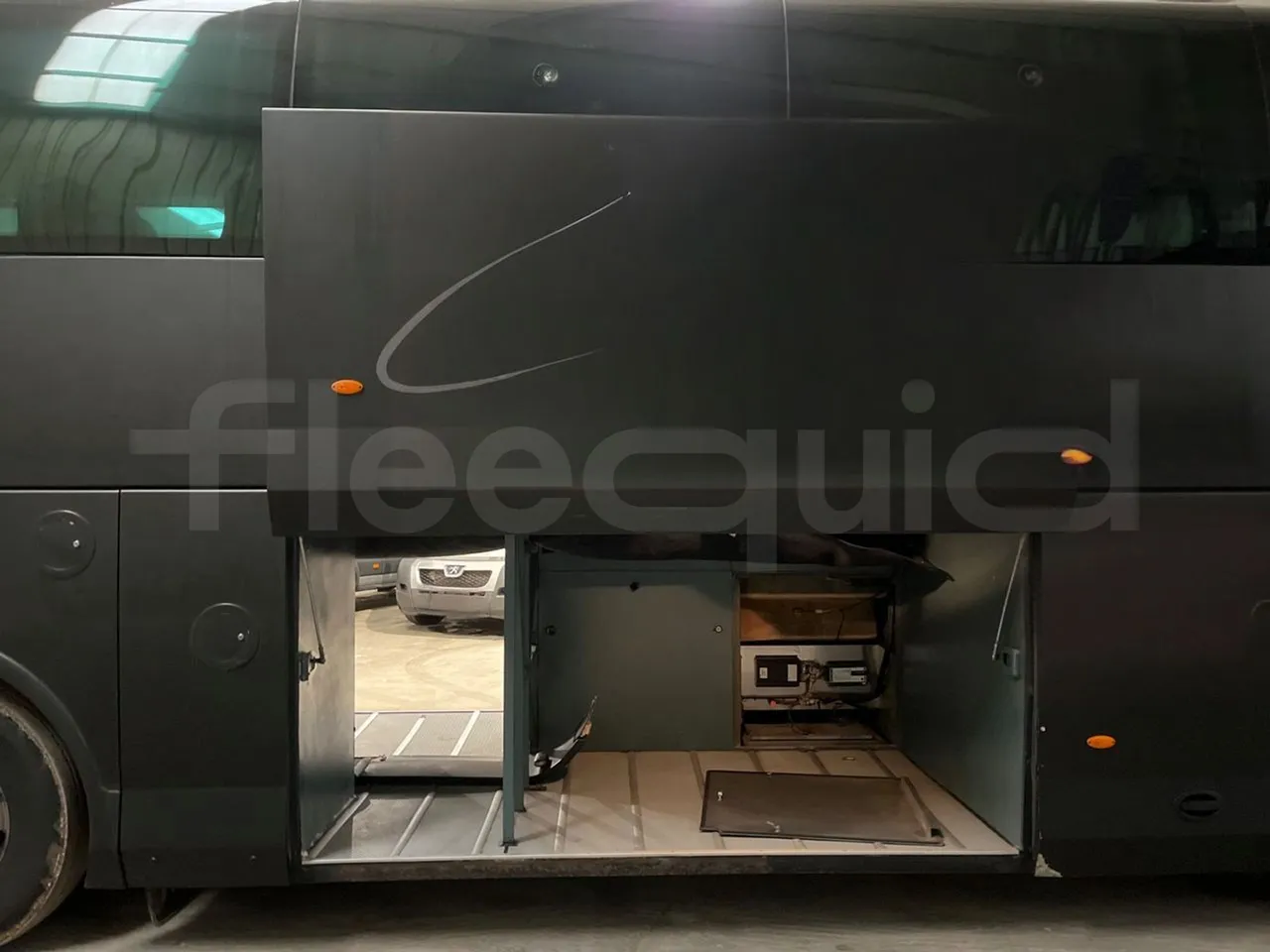Volvo B12B 4X2 DH12E420 - Euro 4 - 309 kW - 12.200 mt - luggage rack photo