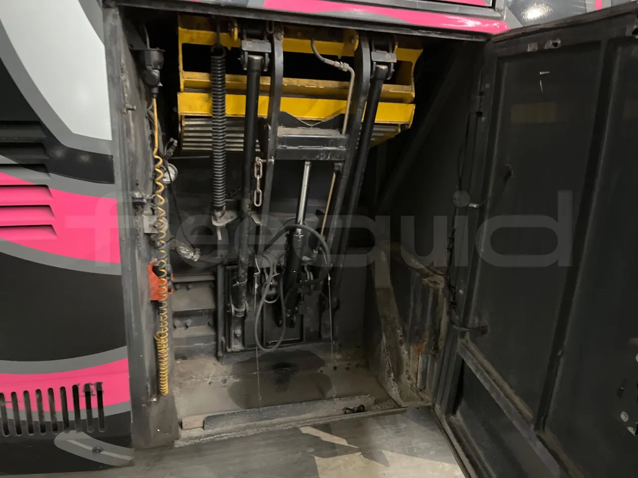 Volvo B12B 4X2 DH12E420 - Euro 4 - 309 kW - 12.200 mt - platform code photo