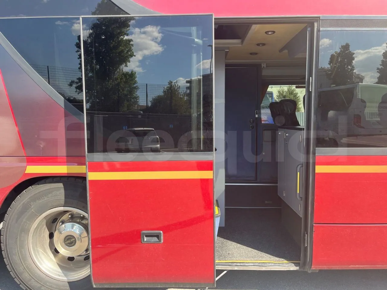 Setra S431 DT-E3/ Euro 3 - 370 Kw - 13.890 Mt - front door 2 open