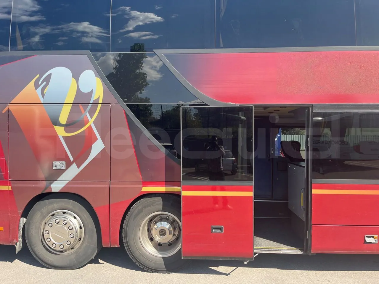 Setra S431 DT-E3/ Euro 3 - 370 Kw - 13.890 Mt - front door 3 open