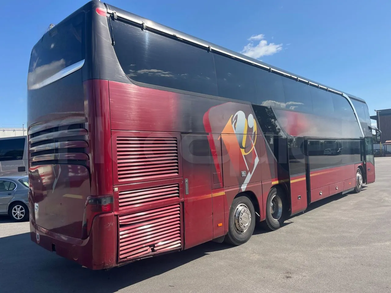 Setra S431 DT-E3/ Euro 3 - 370 Kw - 13.890 Mt - 3/4 right rear doors open