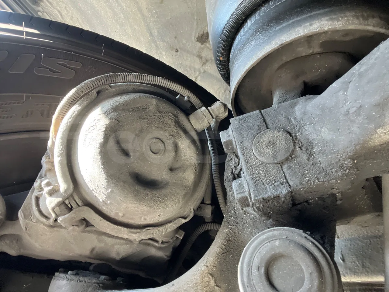 Setra S431 DT-E3/ Euro 3 - 370 Kw - 13.890 Mt - front brake calipers left