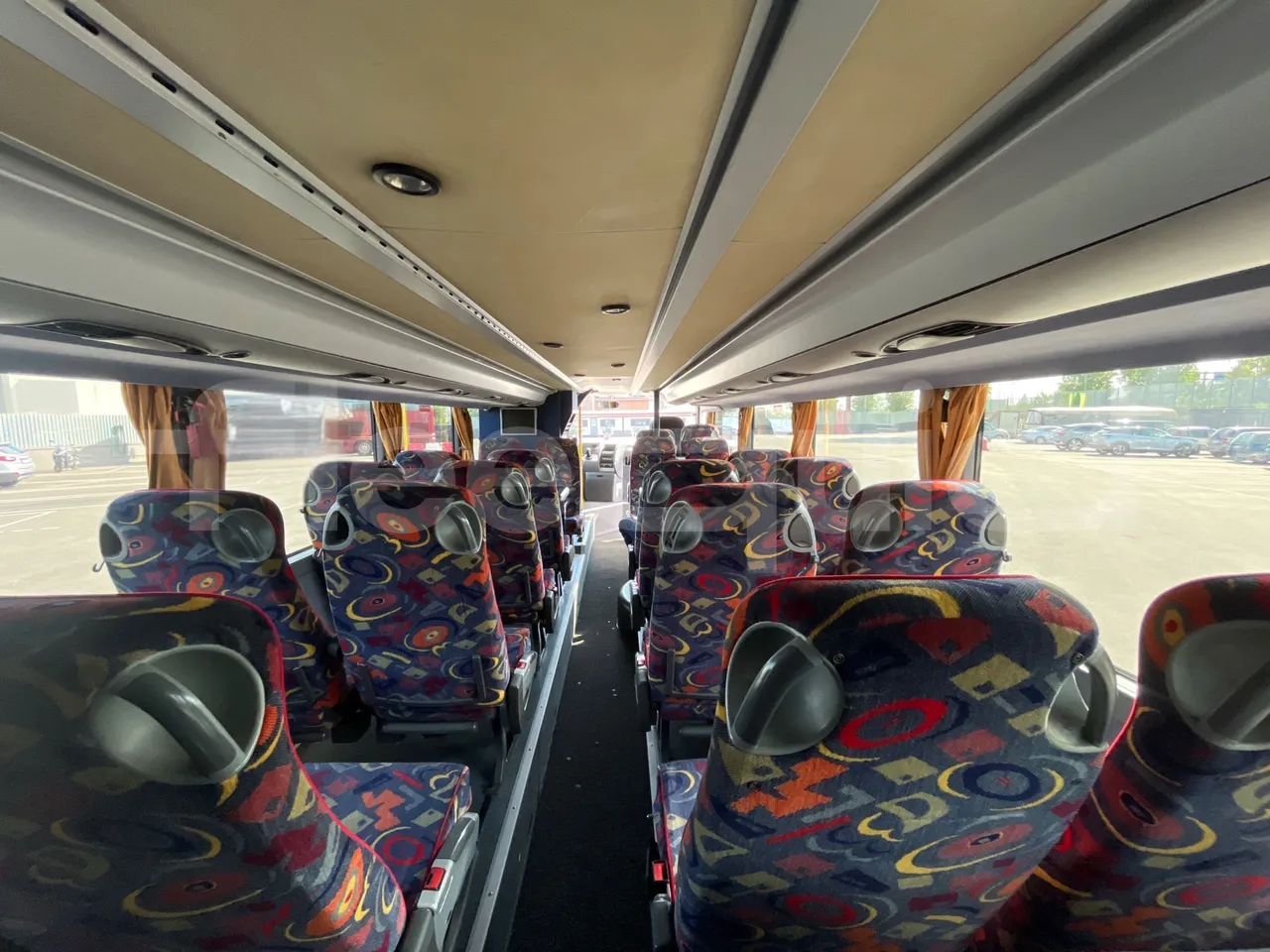 Setra S431 DT-E3/ Euro 3 - 370 Kw - 13.890 Mt - forward view middle aisle