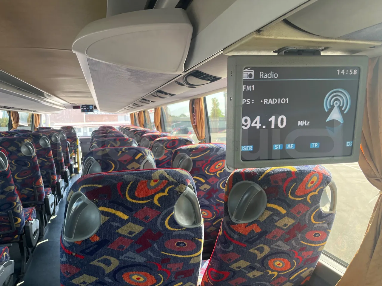 Setra S431 DT-E3/ Euro 3 - 370 Kw - 13.890 Mt - monitor detail photo