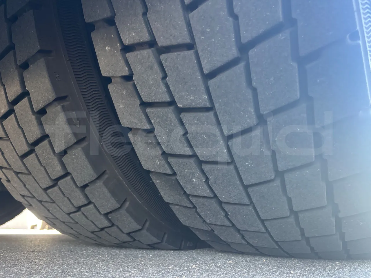 Setra S431 DT-E3/ Euro 3 - 370 Kw - 13.890 Mt - tread condition second axle tires left