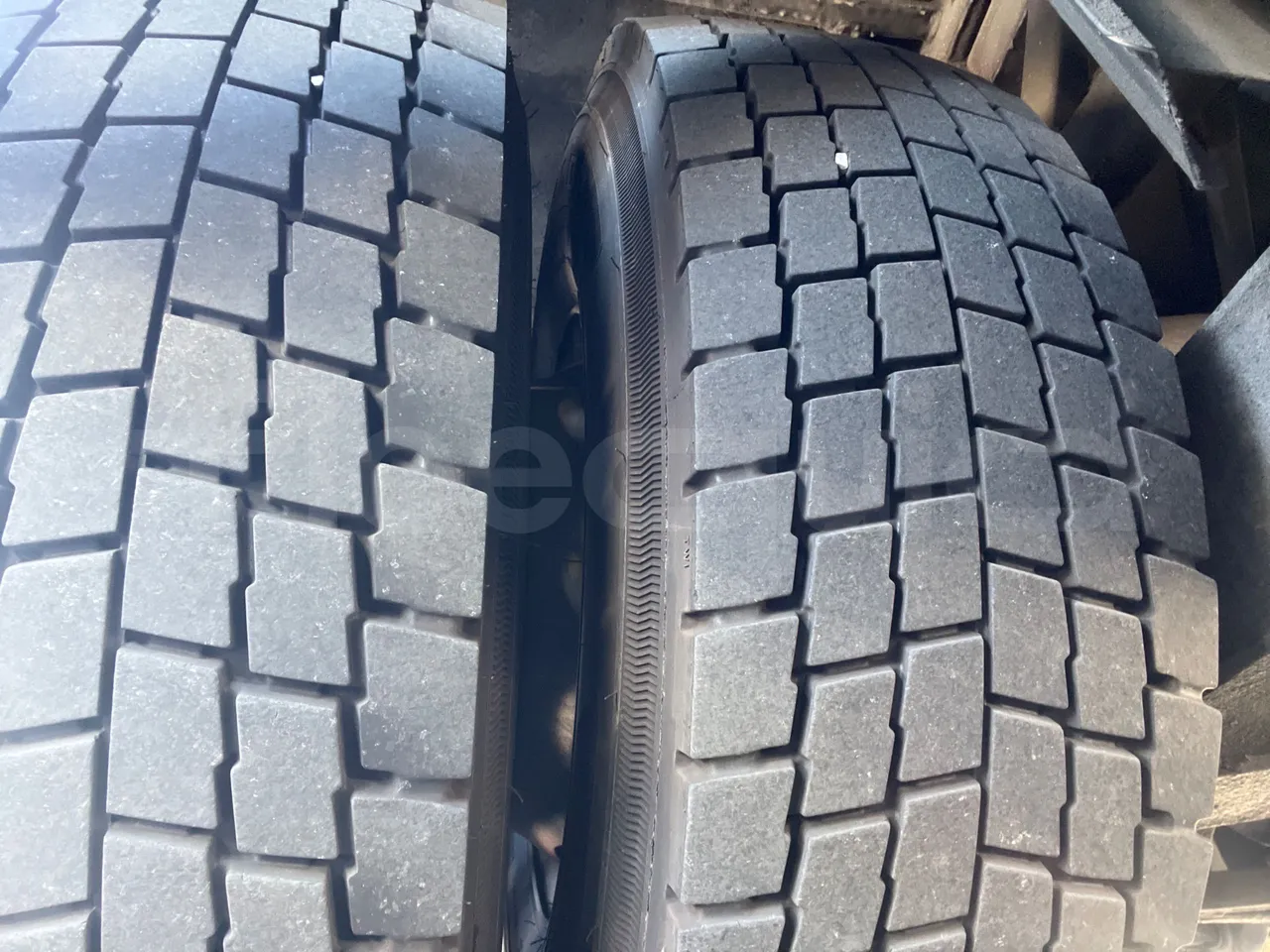 Setra S431 DT-E3/ Euro 3 - 370 Kw - 13.890 Mt - tread condition second axle tires right