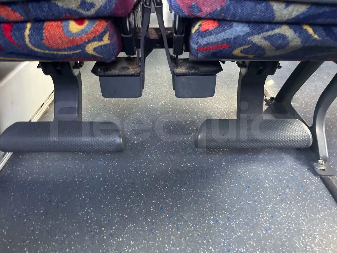 Setra S431 DT-E3/ Euro 3 - 370 Kw - 13.890 Mt - power outlets detail
