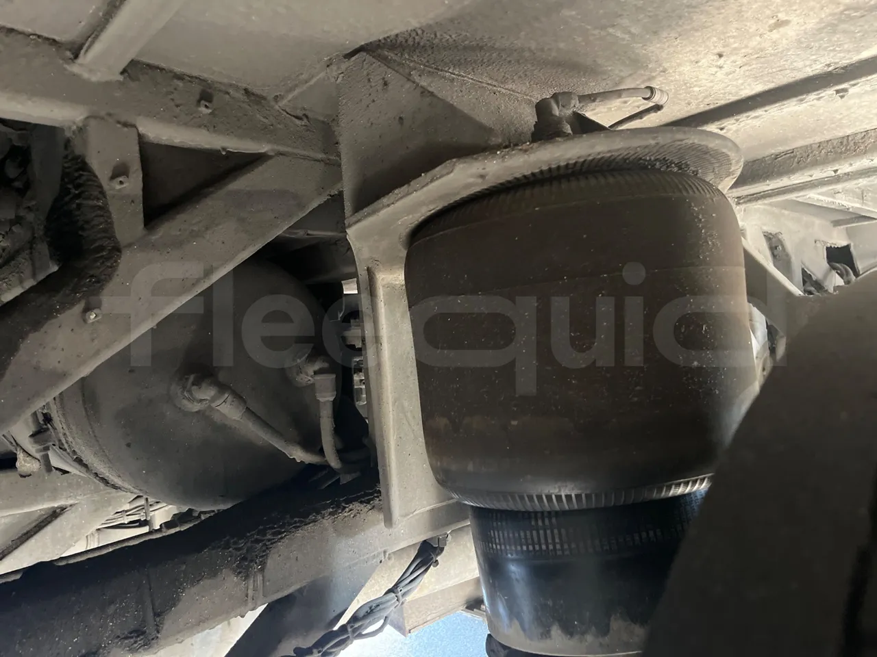 Setra S431 DT-E3/ Euro 3 - 370 Kw - 13.890 Mt - axel 3 shock absorbers 2 left