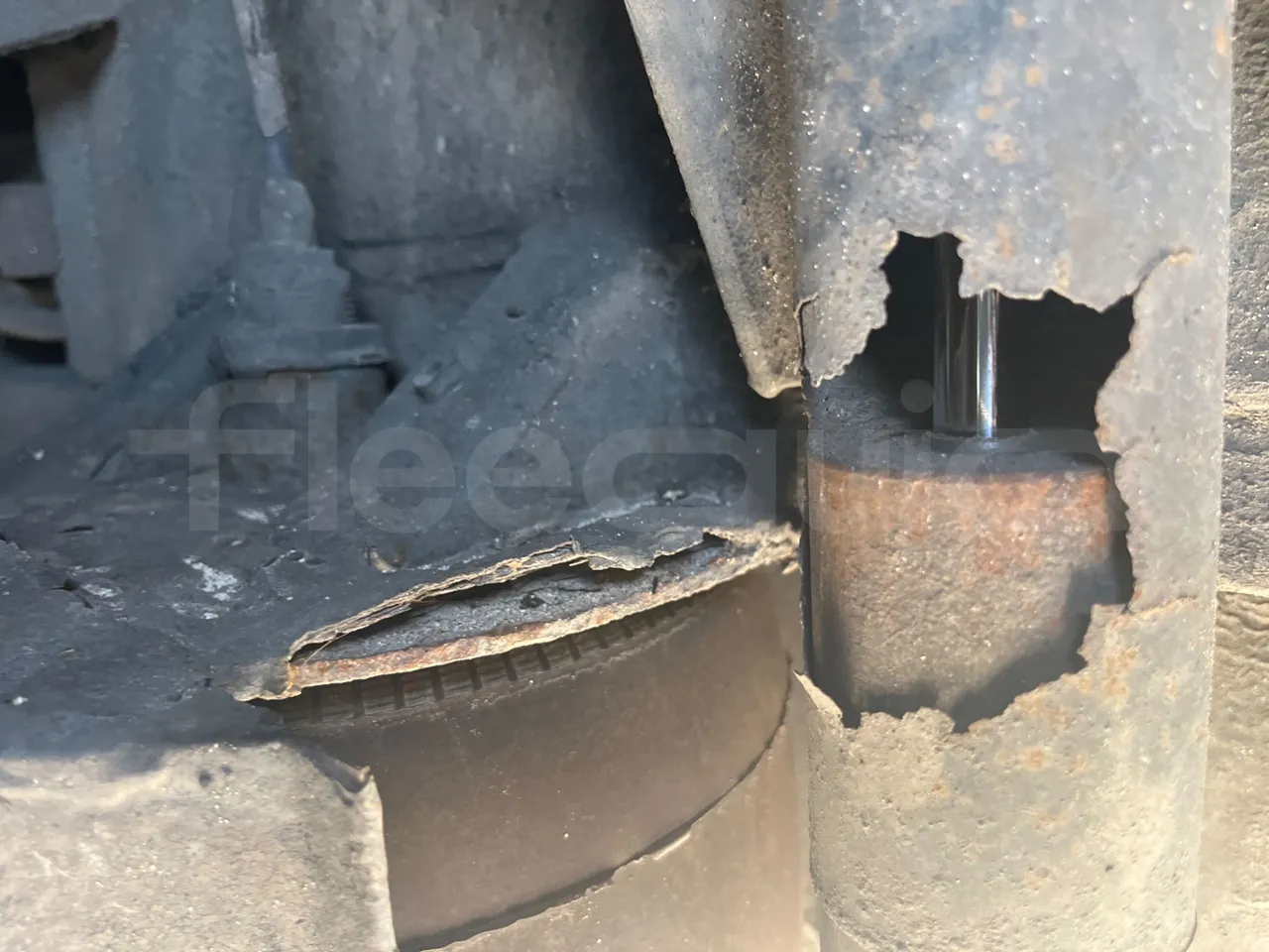 Setra S431 DT-E3/ Euro 3 - 370 Kw - 13.890 Mt - axle 2 shock absorbers 2 left