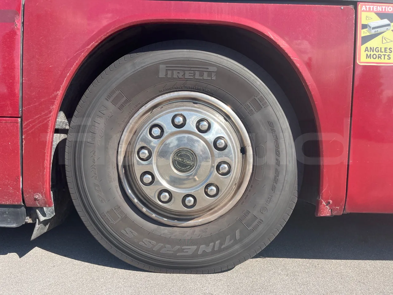 Setra S431 DT-E3/ Euro 3 - 370 Kw - 13.890 Mt - front left tire measurements
