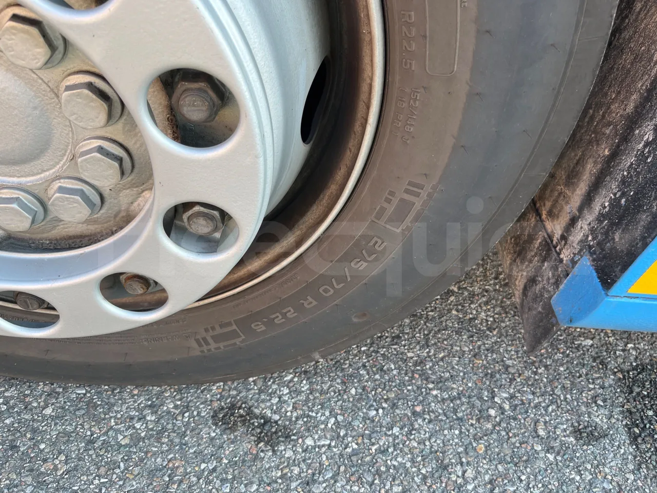 Mercedes-Benz Citaro O 530/2PCL2E4 - Euro 4 - 210 kW - 11,950 mt - front left tire measurements