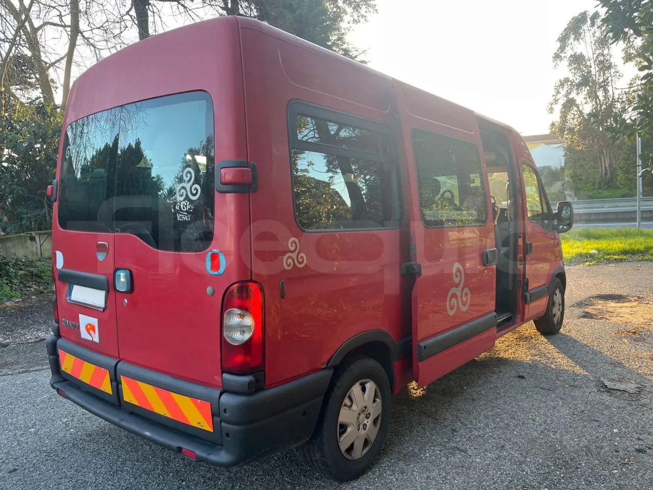 Renault Master NDDUL6 - Euro 4 - 84 kW - 6.3 mt - 3/4 right rear doors open