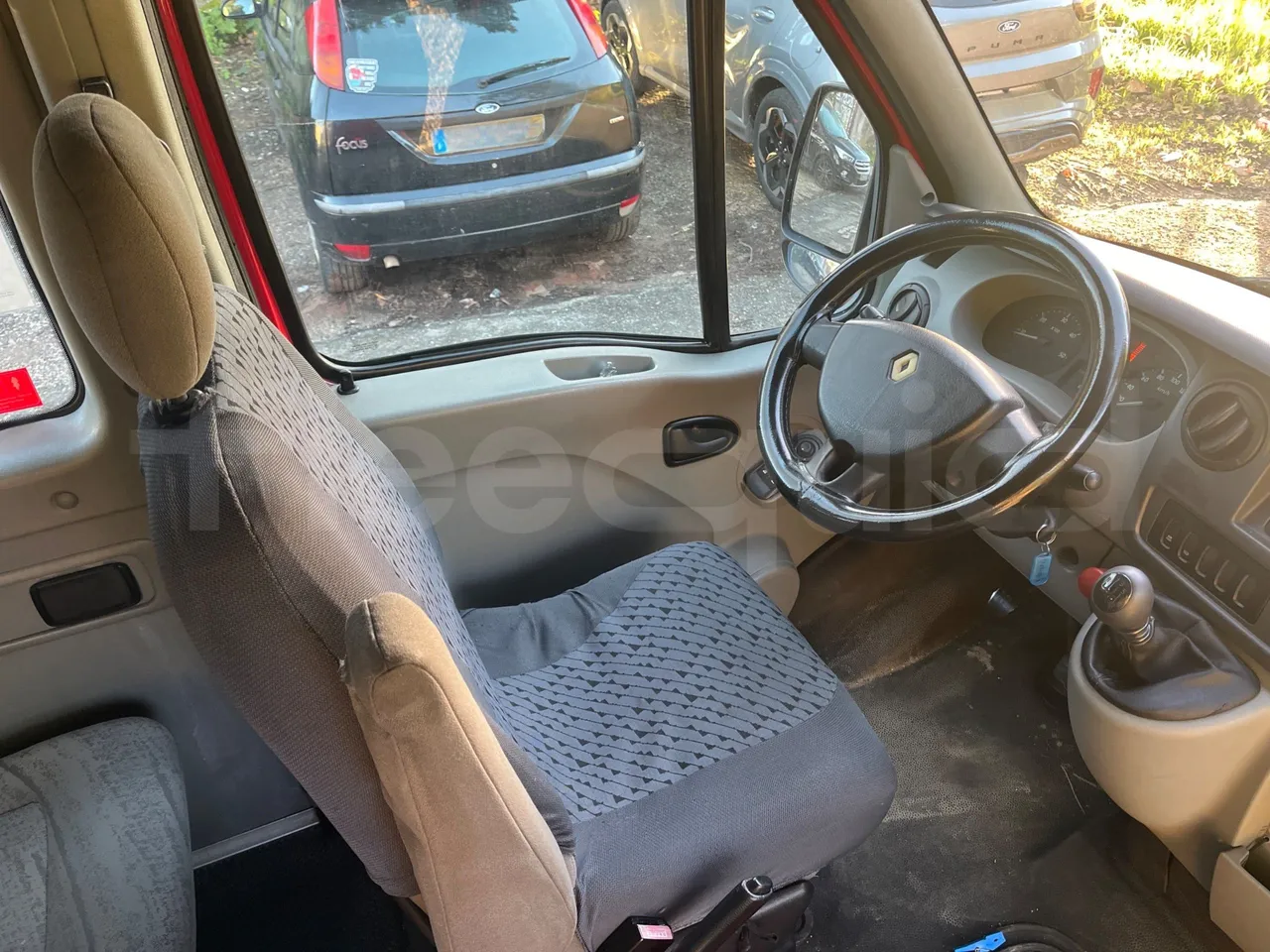 Renault Master NDDUL6 - Euro 4 - 84 kW - 6.3 mt - driver's seat photo