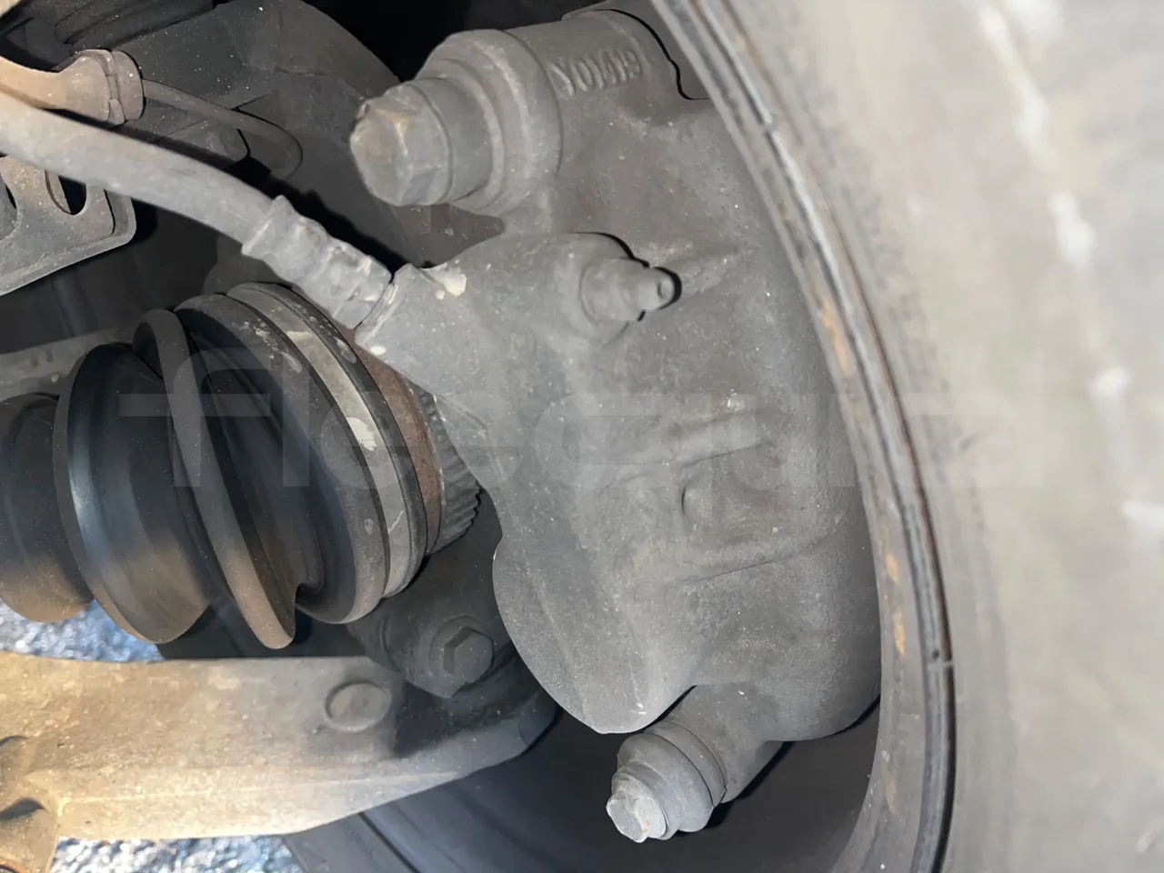 Renault Master NDDUL6 - Euro 4 - 84 kW - 6.3 mt - front brake calipers left