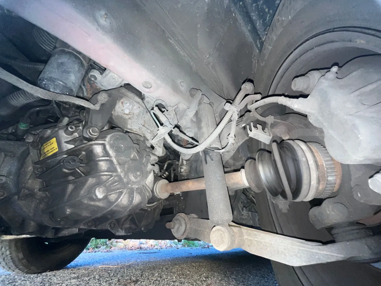 Renault Master NDDUL6 - Euro 4 - 84 kW - 6.3 mt - front shock absorbers left