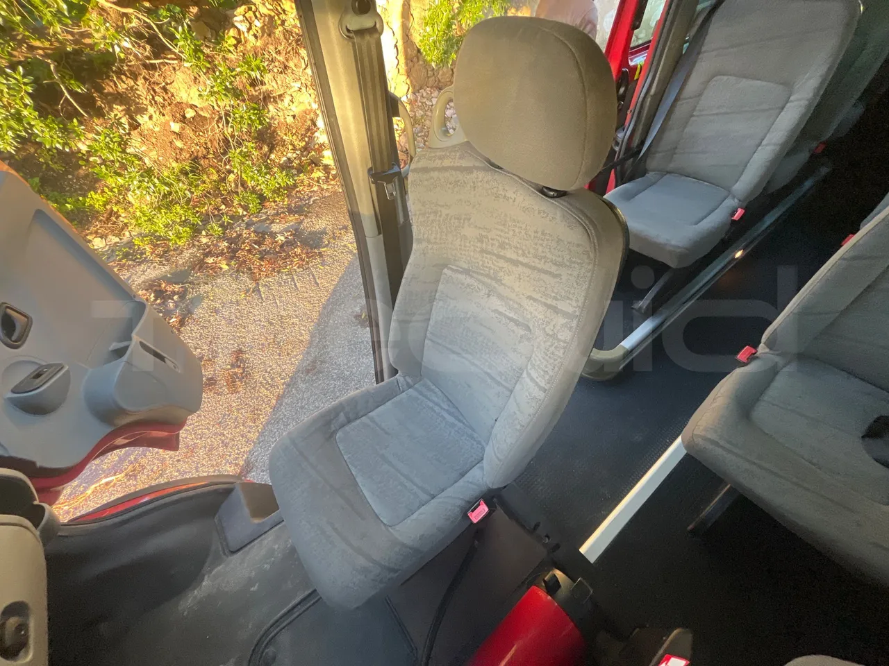Renault Master NDDUL6 - Euro 4 - 84 kW - 6.3 mt - hostess seat photo