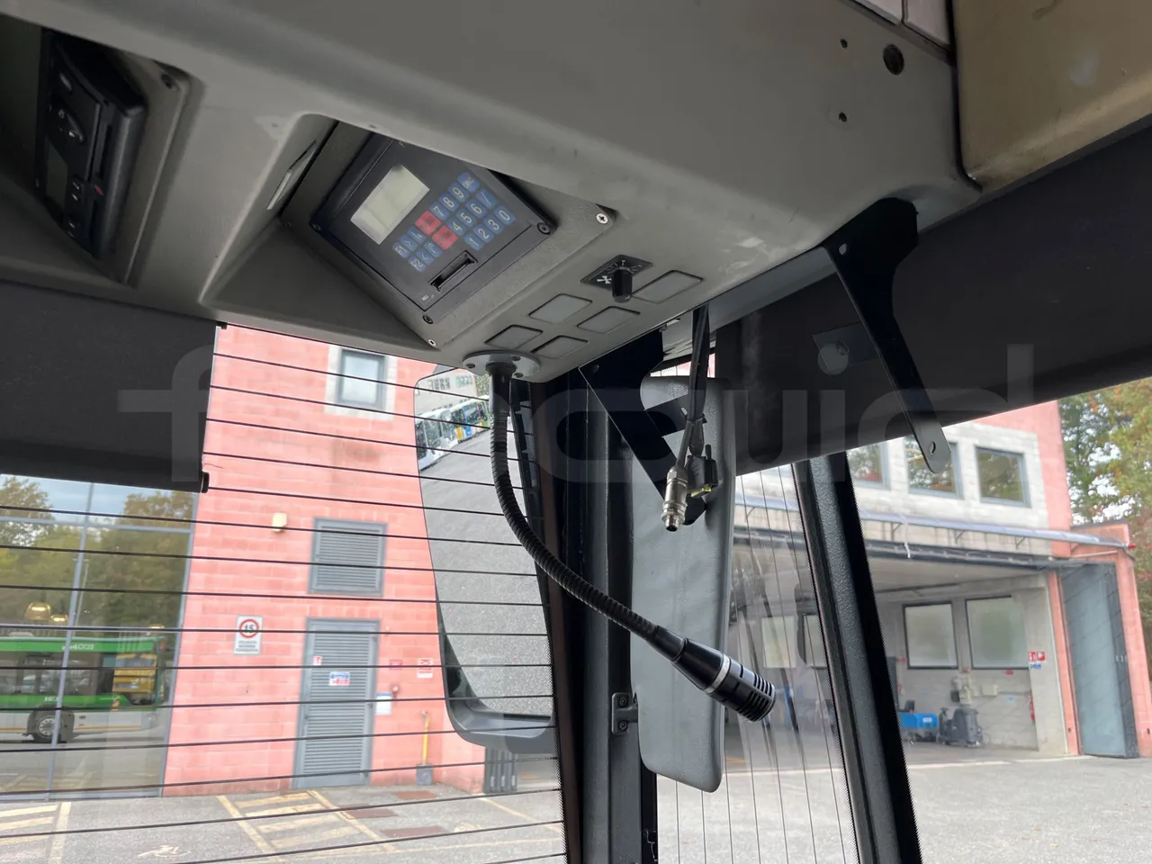 Mercedes-Benz O 530 G- 3P - Euro5 - 260kW - 17.940mt - driver microphone accessories photo