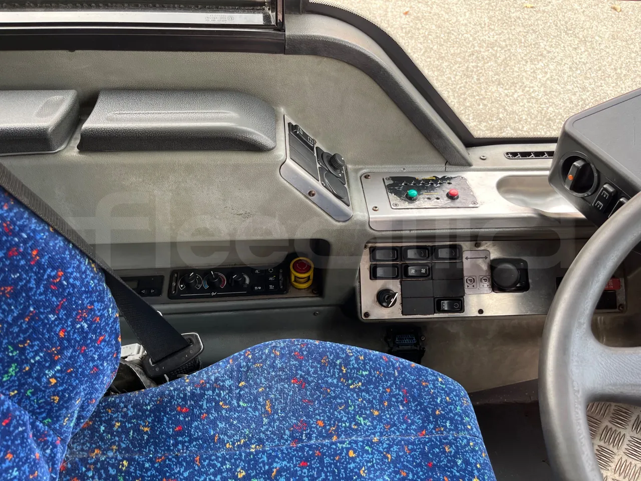 Mercedes-Benz O 530 G- 3P - Euro5 - 260kW - 17.940mt - radio accessories photo