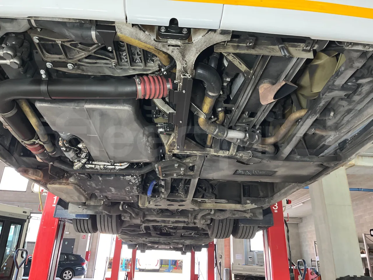 Mercedes-Benz O 530 G- 3P - Euro5 - 260kW - 17.940mt - bellows turntable (18m)