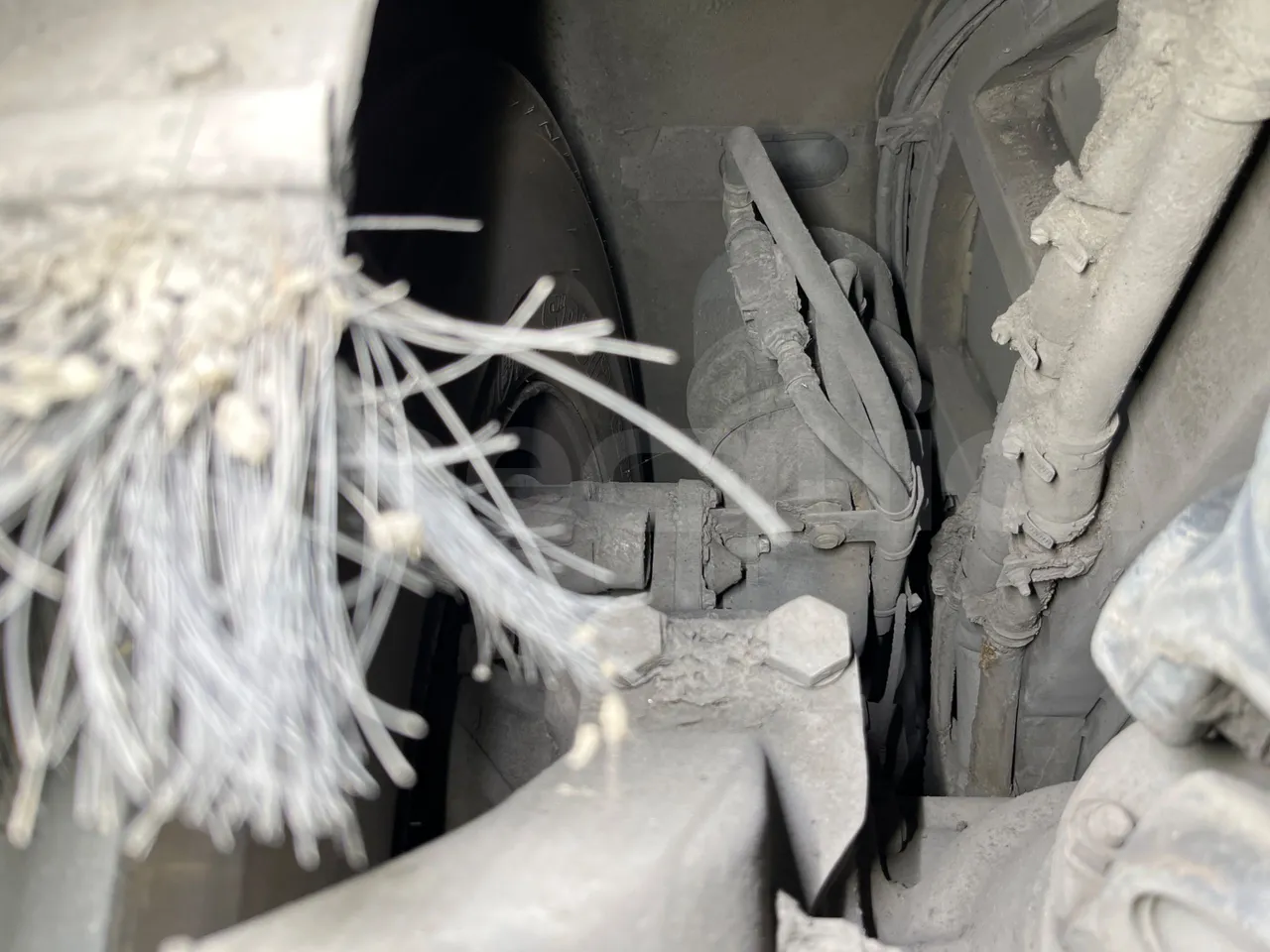 Mercedes-Benz O 530 G- 3P - Euro5 - 260kW - 17.940mt - axel 3 caliper brakes left