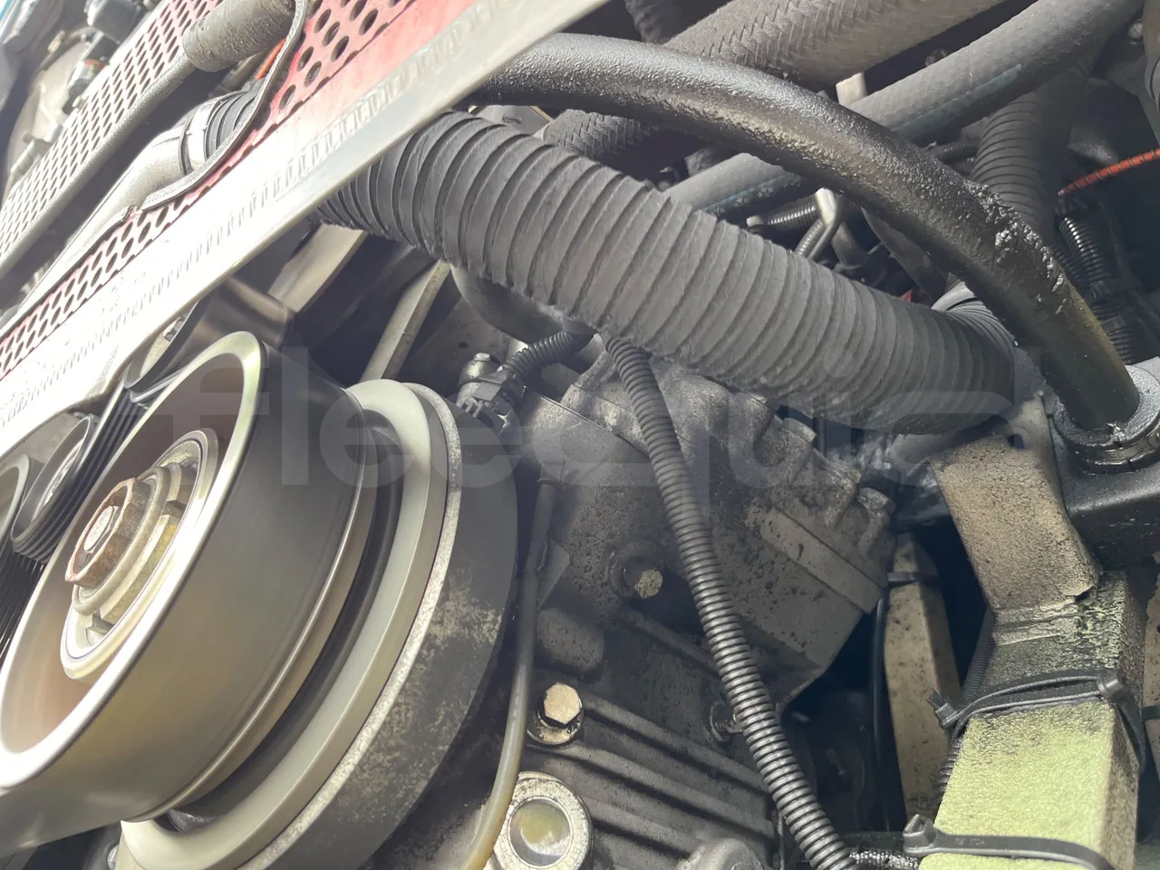 Mercedes-Benz O 530 G- 3P - Euro5 - 260kW - 17.940mt - air conditioning compressor