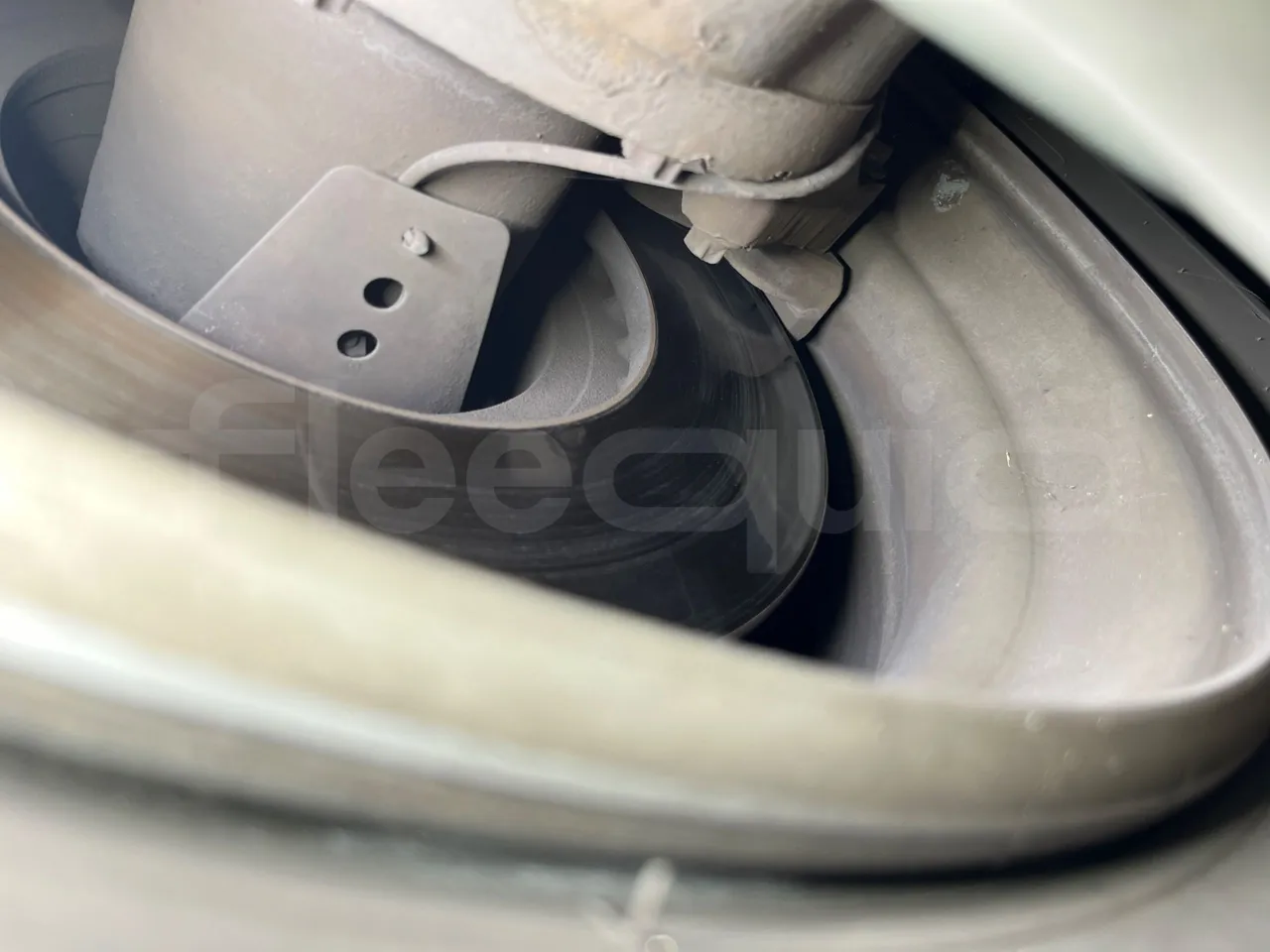 Mercedes-Benz O 530 G- 3P - Euro5 - 260kW - 17.940mt - axle 2 discs right