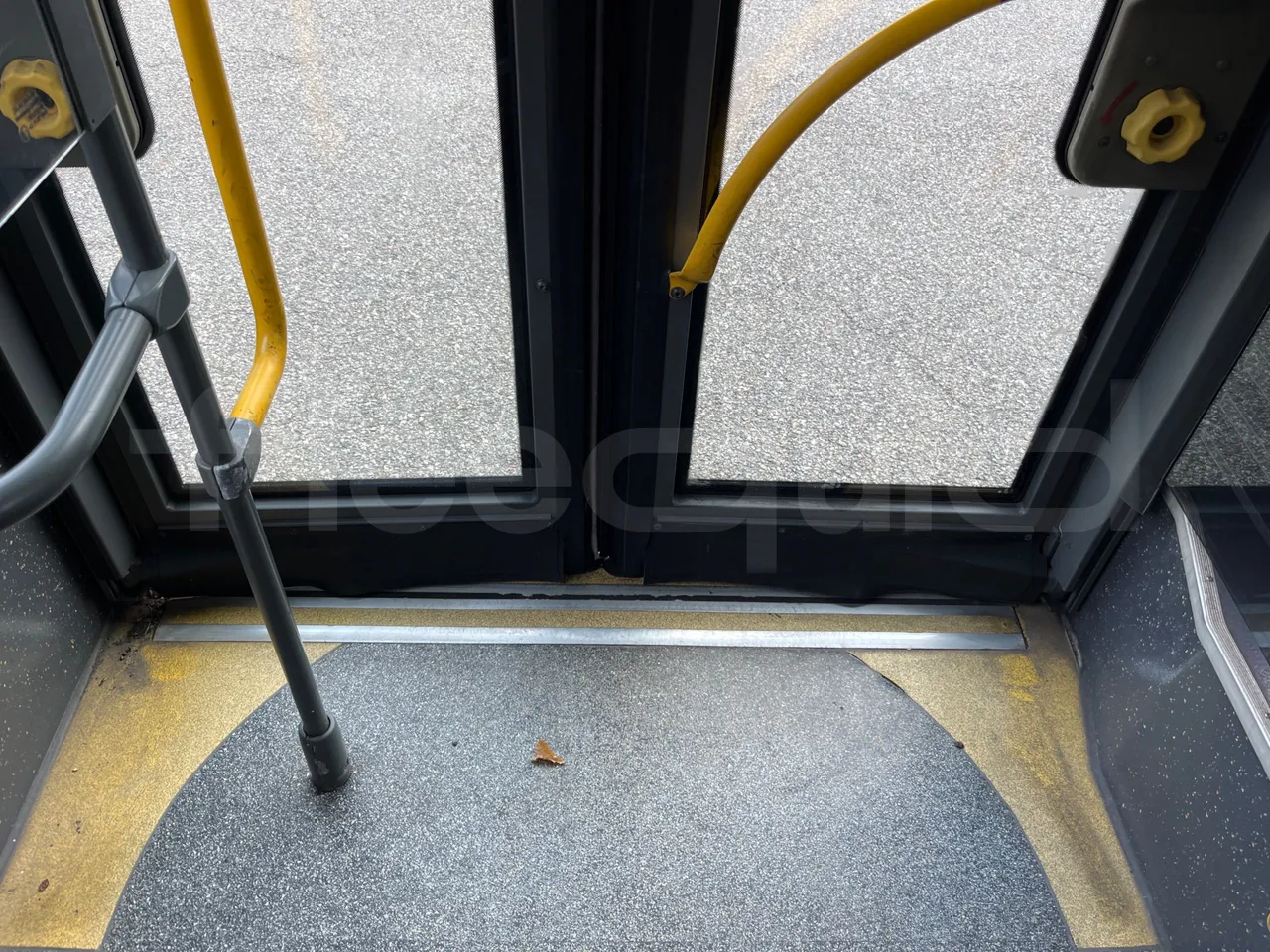 Mercedes-Benz O 530 G- 3P - Euro5 - 260kW - 17.940mt - door mechanism photo