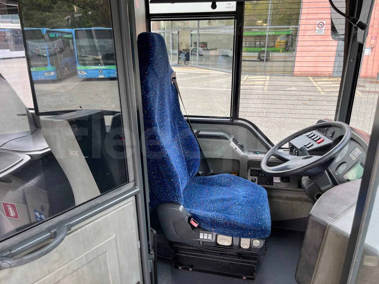 Mercedes-Benz O 530 G- 3P - Euro5 - 260kW - 17.940mt - driver's seat photo