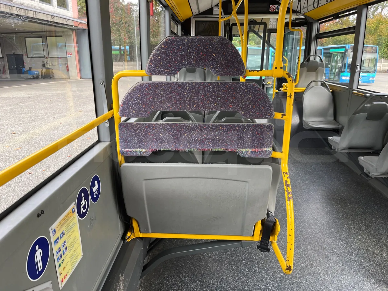 Mercedes-Benz O 530 G- 3P - Euro5 - 260kW - 17.940mt - folding seat photo