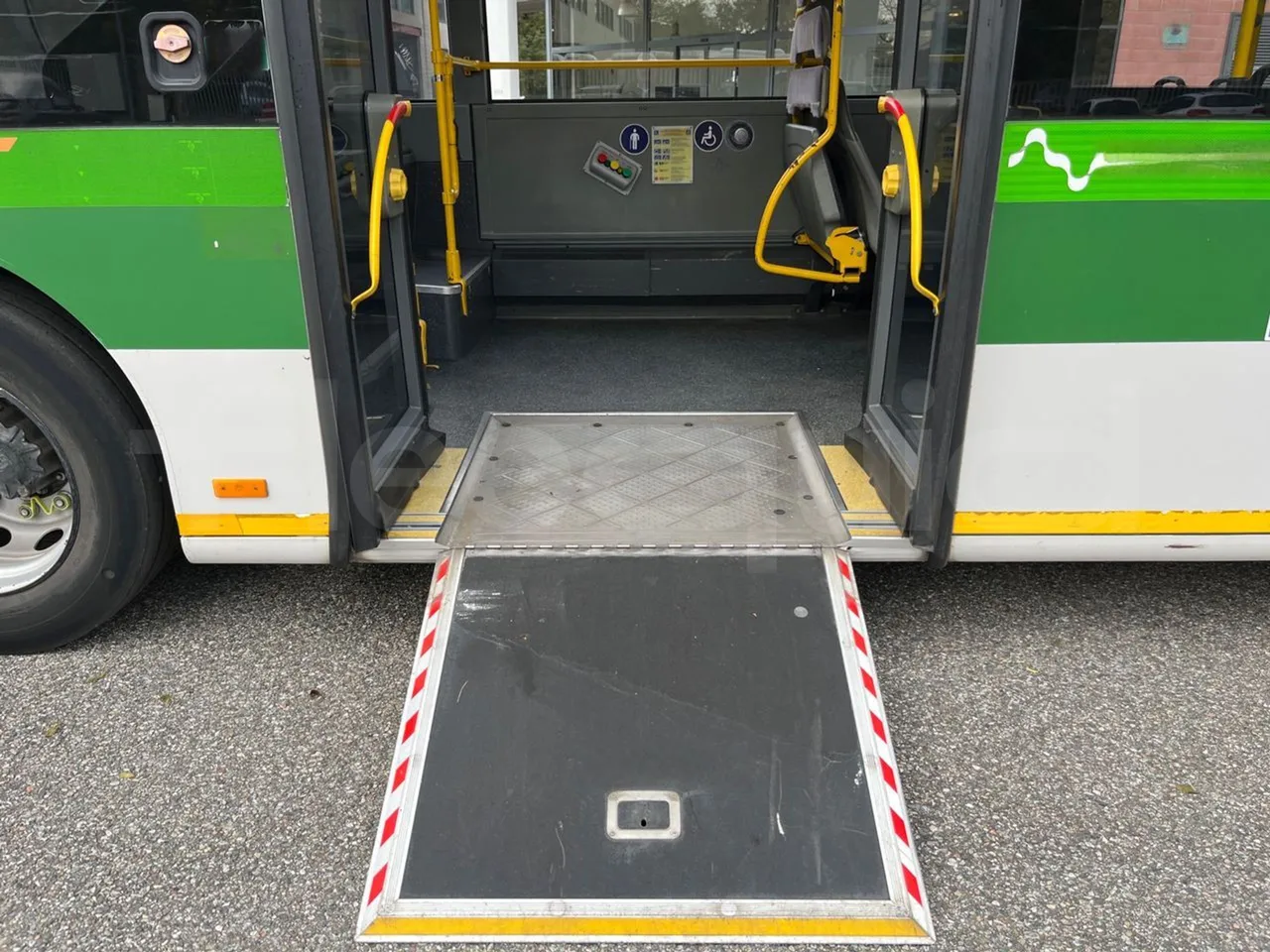 Mercedes-Benz O 530 G- 3P - Euro5 - 260kW - 17.940mt - platform open photo