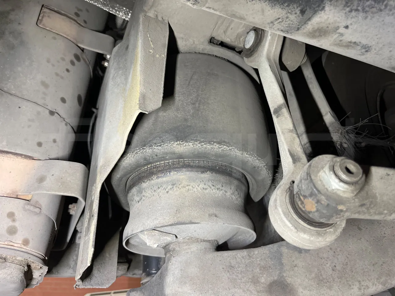 Mercedes-Benz O 530 G- 3P - Euro5 - 260kW - 17.940mt - axle 3 air springs 2 left