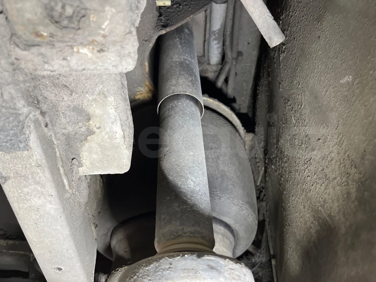 Mercedes-Benz O 530 G- 3P - Euro5 - 260kW - 17.940mt - axel 3 shock absorbers 2 right