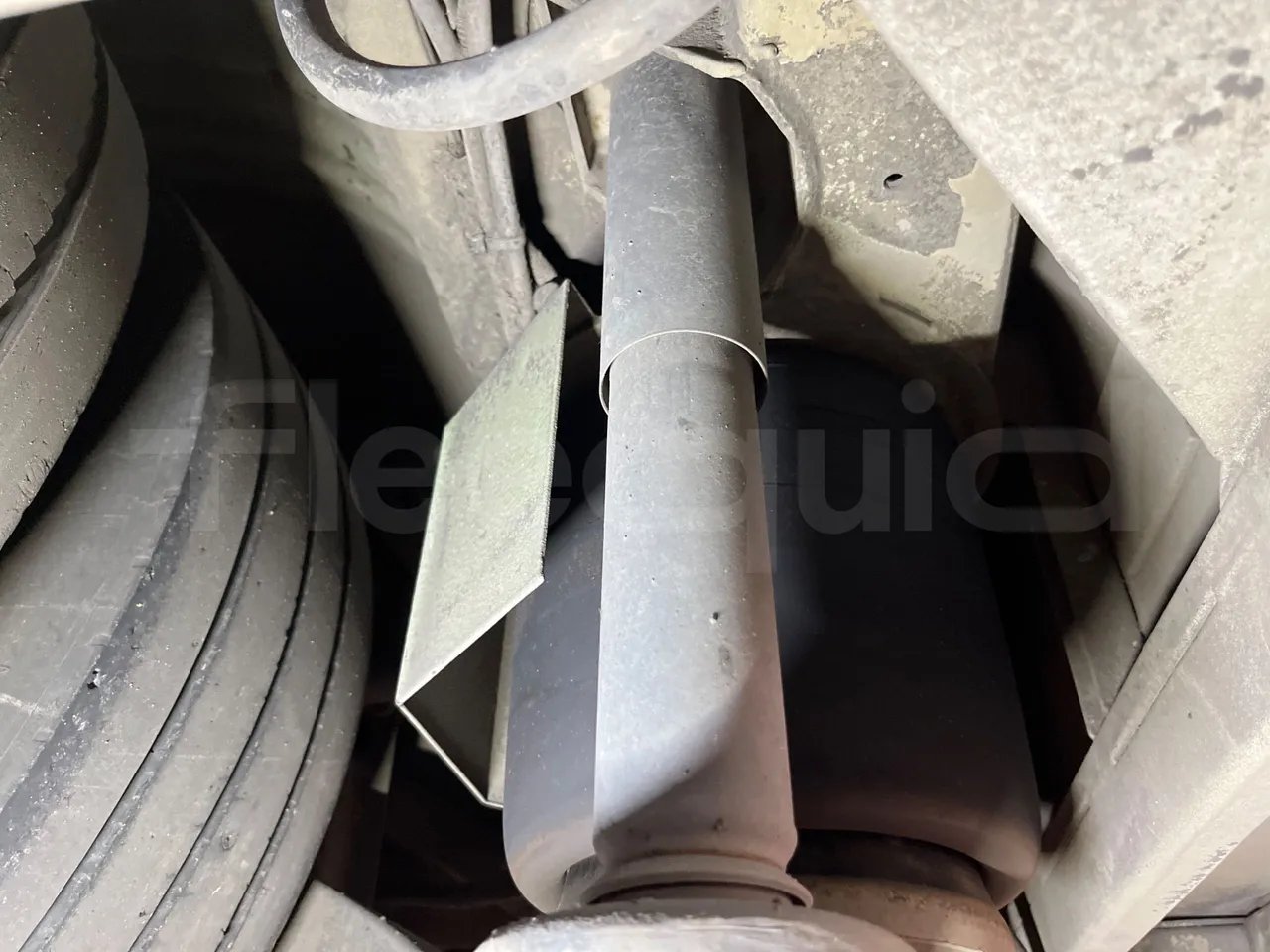 Mercedes-Benz O 530 G- 3P - Euro5 - 260kW - 17.940mt - axle 2 shock absorbers 1 right