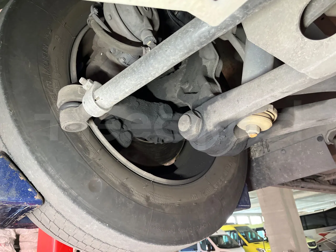 Mercedes-Benz O 530 G- 3P - Euro5 - 260kW - 17.940mt - front axle right side